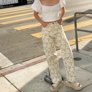 Lisa Says Gah Holiday the Label Creamy Happy Hawaii Pants